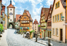 10 Incredibly Beautiful Towns in Europe!