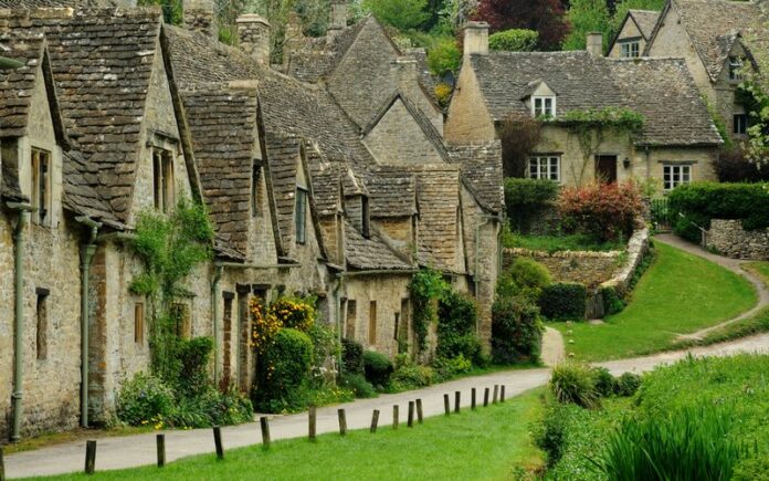 Top 10 Most Beautiful Villages in England Worth Exploring