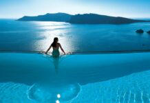 Top 10 Best Luxury Hotels on the Greek Island of Santorini